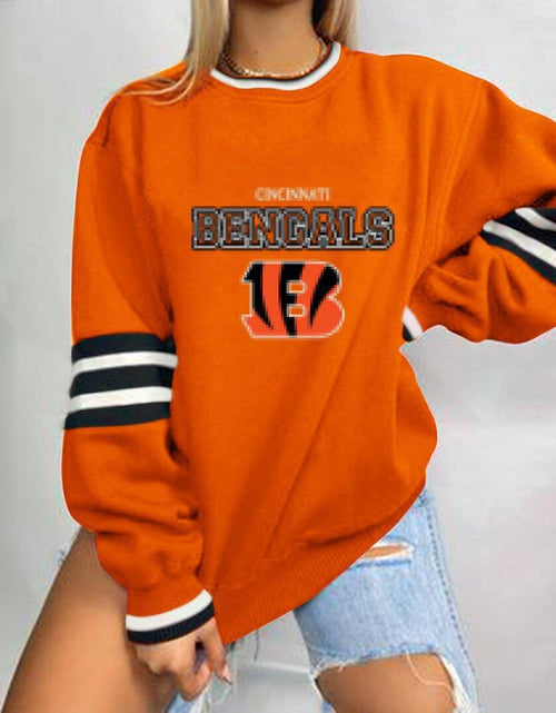 Load image into Gallery viewer, Loose-Fit NFL Graphic Long Sleeve Sweatshirt for Women
