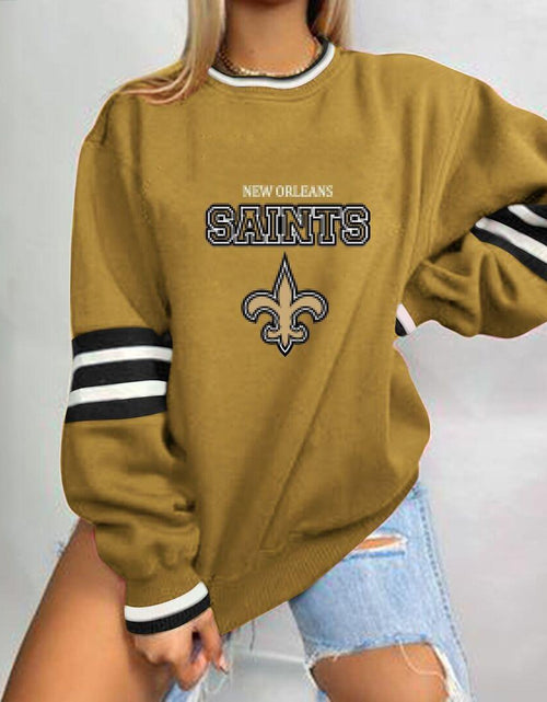 Load image into Gallery viewer, Loose-Fit NFL Graphic Long Sleeve Sweatshirt for Women
