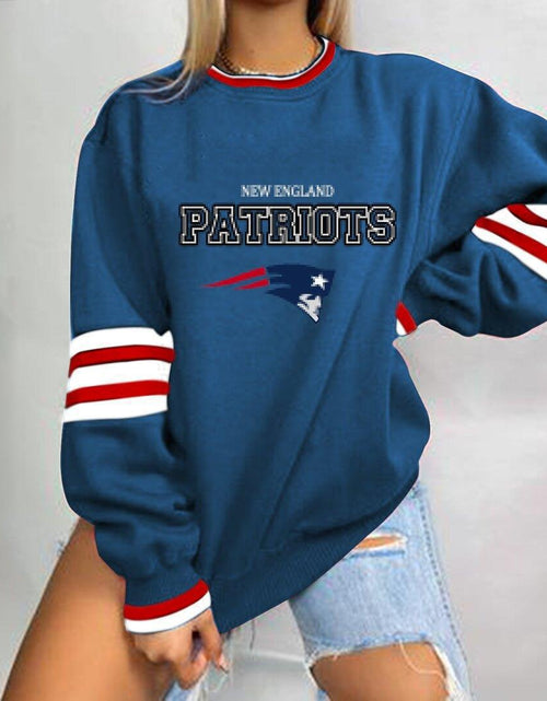 Load image into Gallery viewer, Loose-Fit NFL Graphic Long Sleeve Sweatshirt for Women
