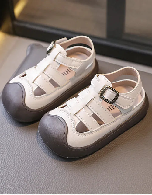 Load image into Gallery viewer, Boys' Summer Hollow Out Anti-Kick Beach Shoes
