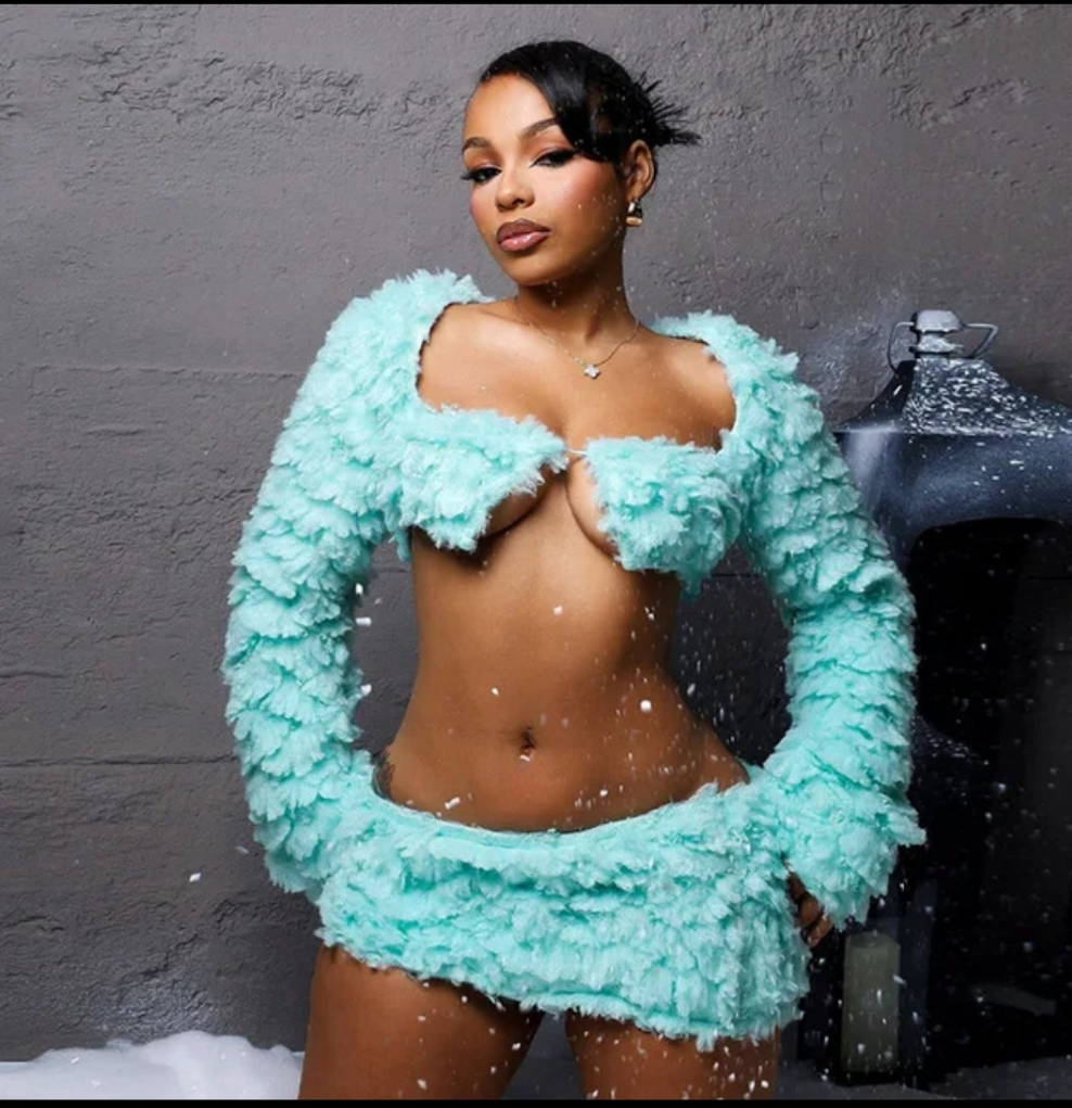 (Free Shipping)(Tariffs included in price) Women's Sexy Long Sleeve Top And Skirt Two-Piece Plush Suit