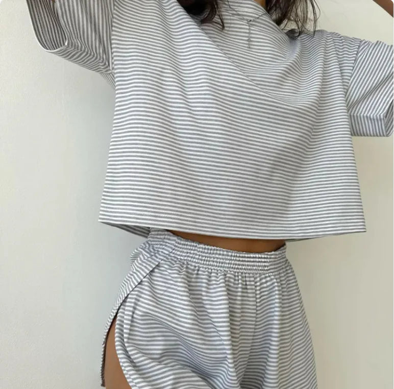 Knitted Striped Short-sleeved Shorts Suit