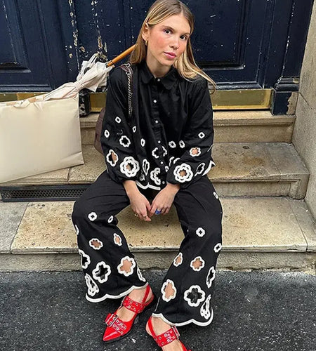 Chic Hook Flower Hollow Out Women's Lace Pants Set
