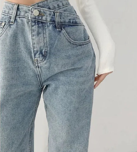 Windy High-waisted Jeans Look Thin And Straight