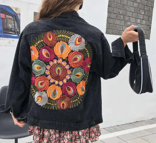 Load image into Gallery viewer, Embroidered Vintage Denim Jacket
