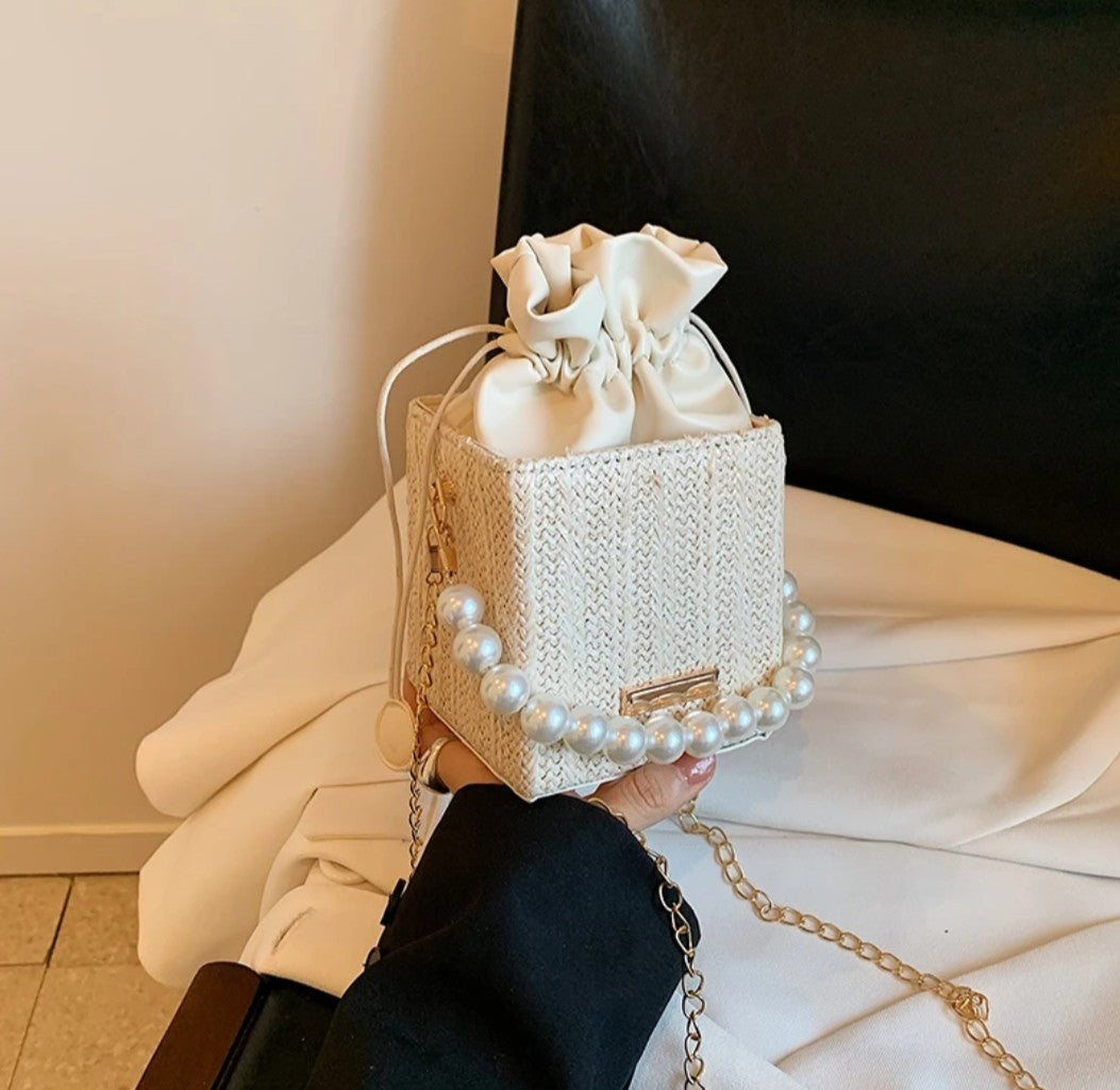 (Free Shipping)(Tariffs included in price) Rattan Pearl Small Handbag For Women High Fashion Soft Elegant