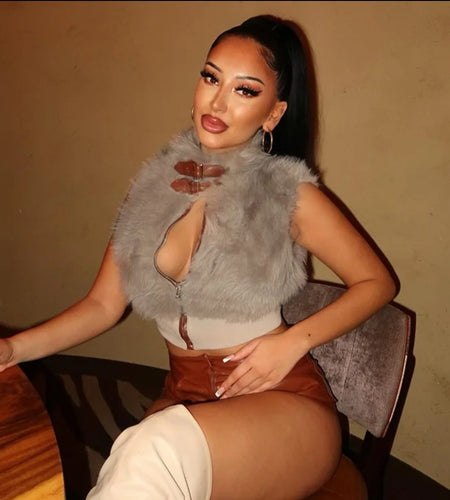 (Free Shipping)(Tariffs included in price) 2025 Fall Winter Faux Fur Jacket Vests Women Luxury Warm Fluffy Metal Leather Belt Sleeveless Coats Tops