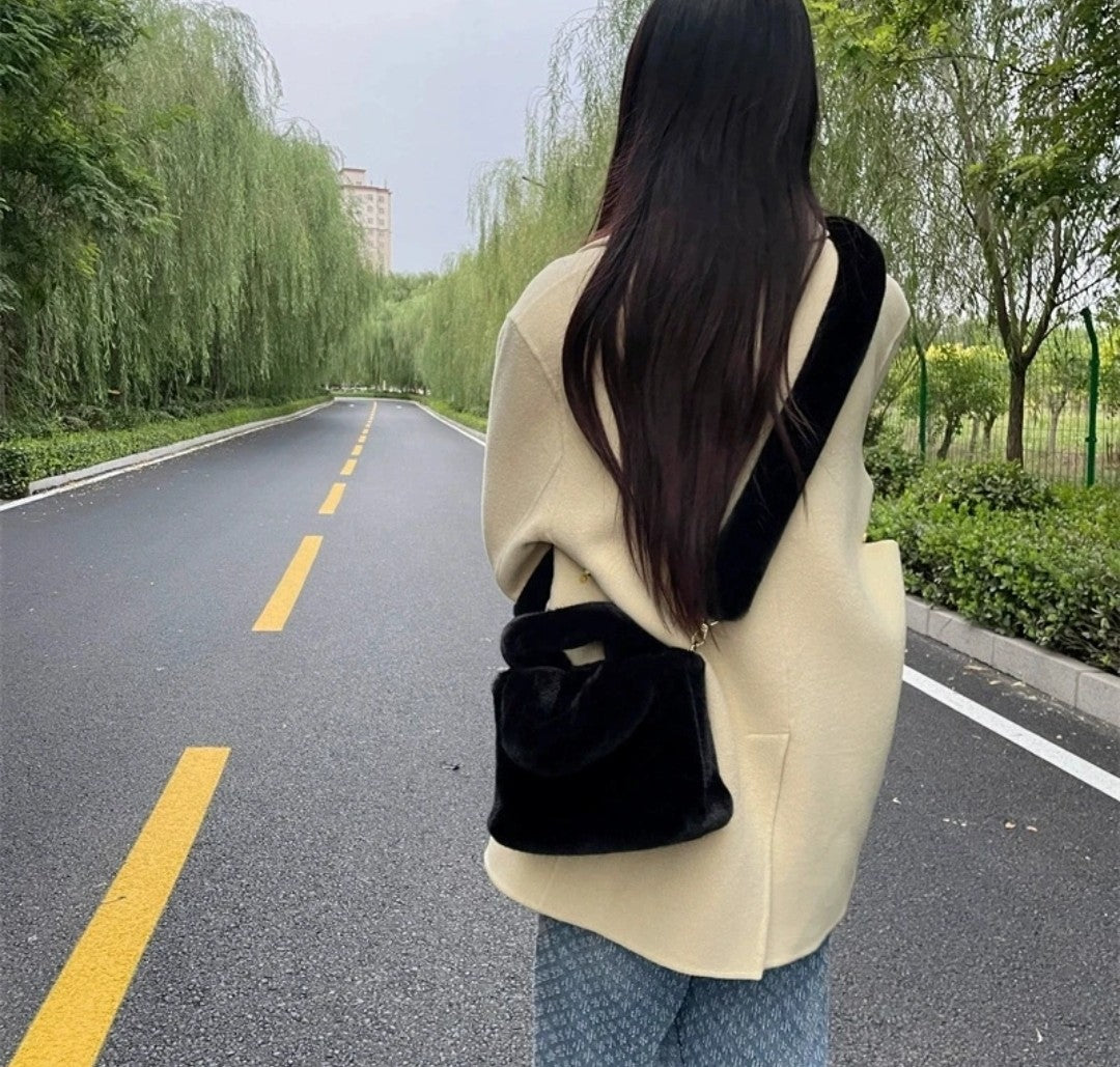 (Free Shipping) Women's Soft Plush Hand Bag Solid Color Tote Female Large Capacity Fur Underarm Bags Furry Fluffy Shoulder Crossbody Bag