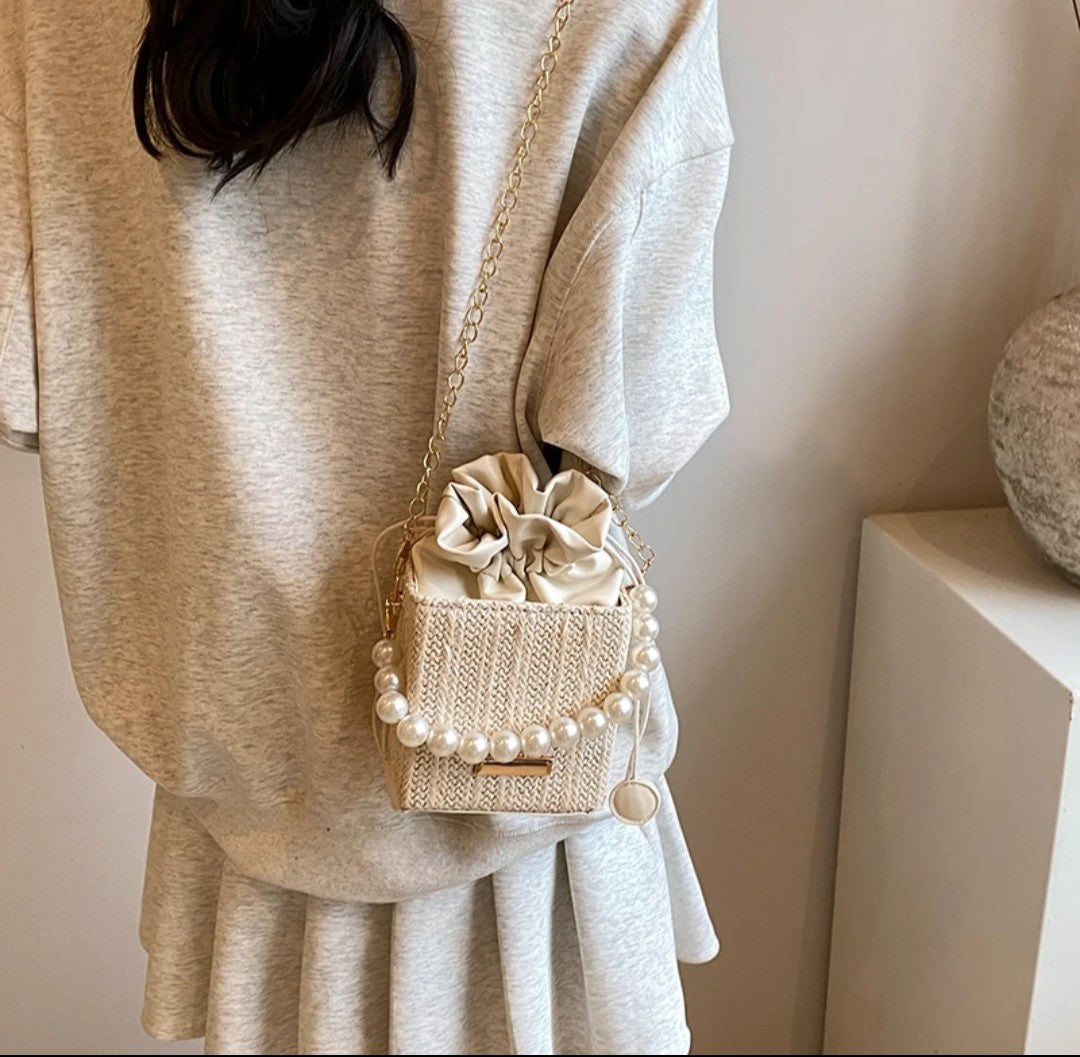 (Free Shipping)(Tariffs included in price) Rattan Pearl Small Handbag For Women High Fashion Soft Elegant