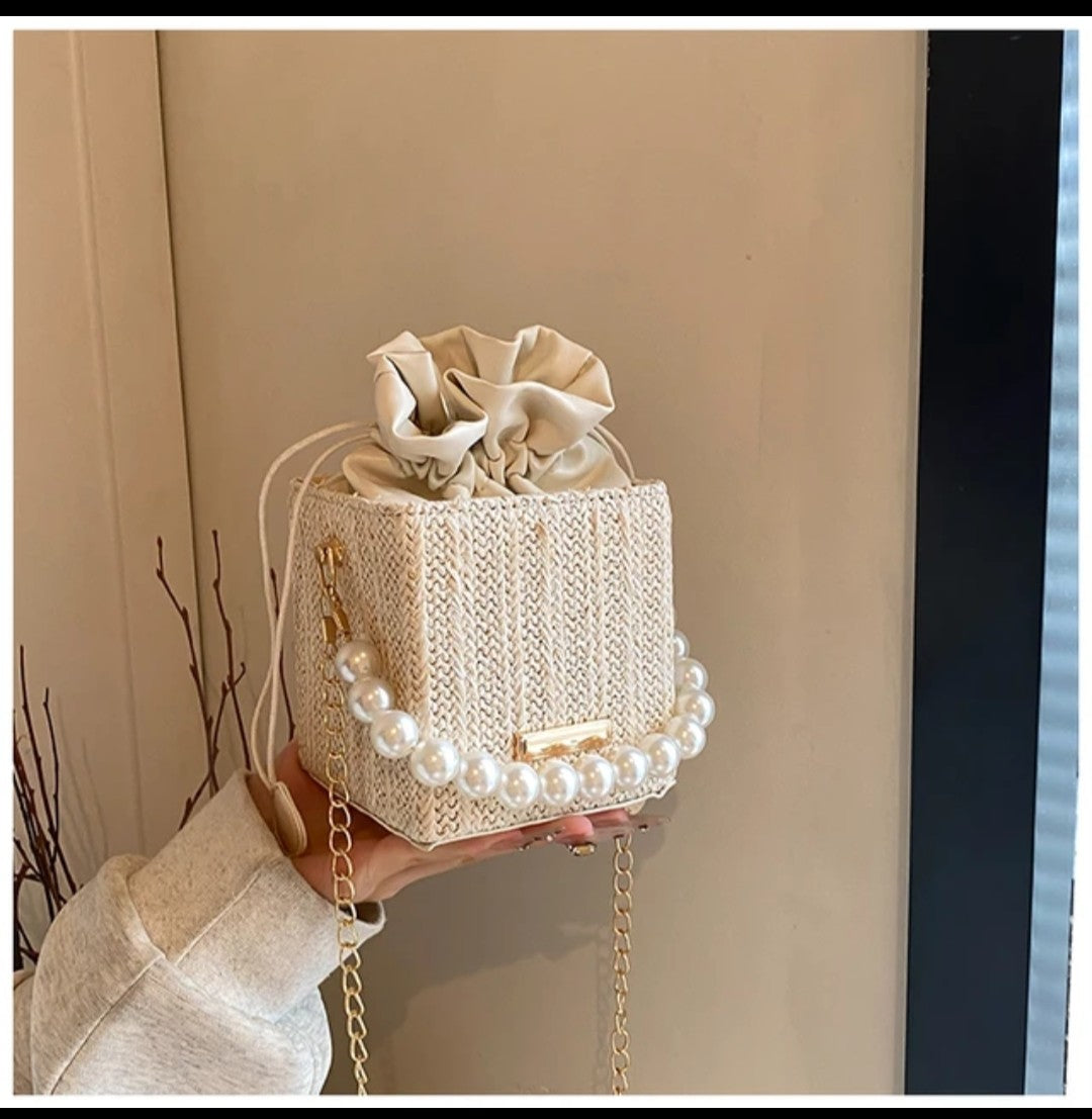 (Free Shipping)(Tariffs included in price) Rattan Pearl Small Handbag For Women High Fashion Soft Elegant