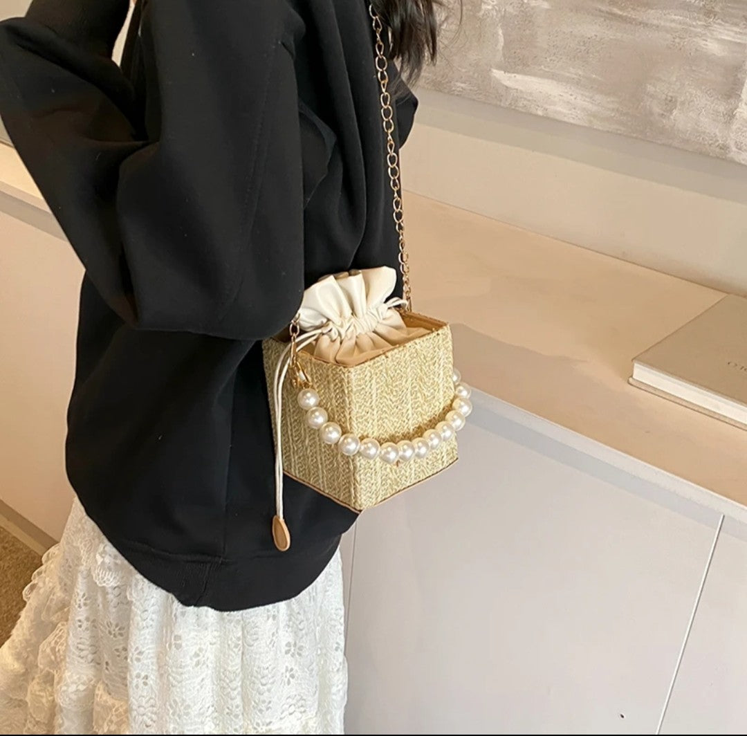 (Free Shipping)(Tariffs included in price) Rattan Pearl Small Handbag For Women High Fashion Soft Elegant