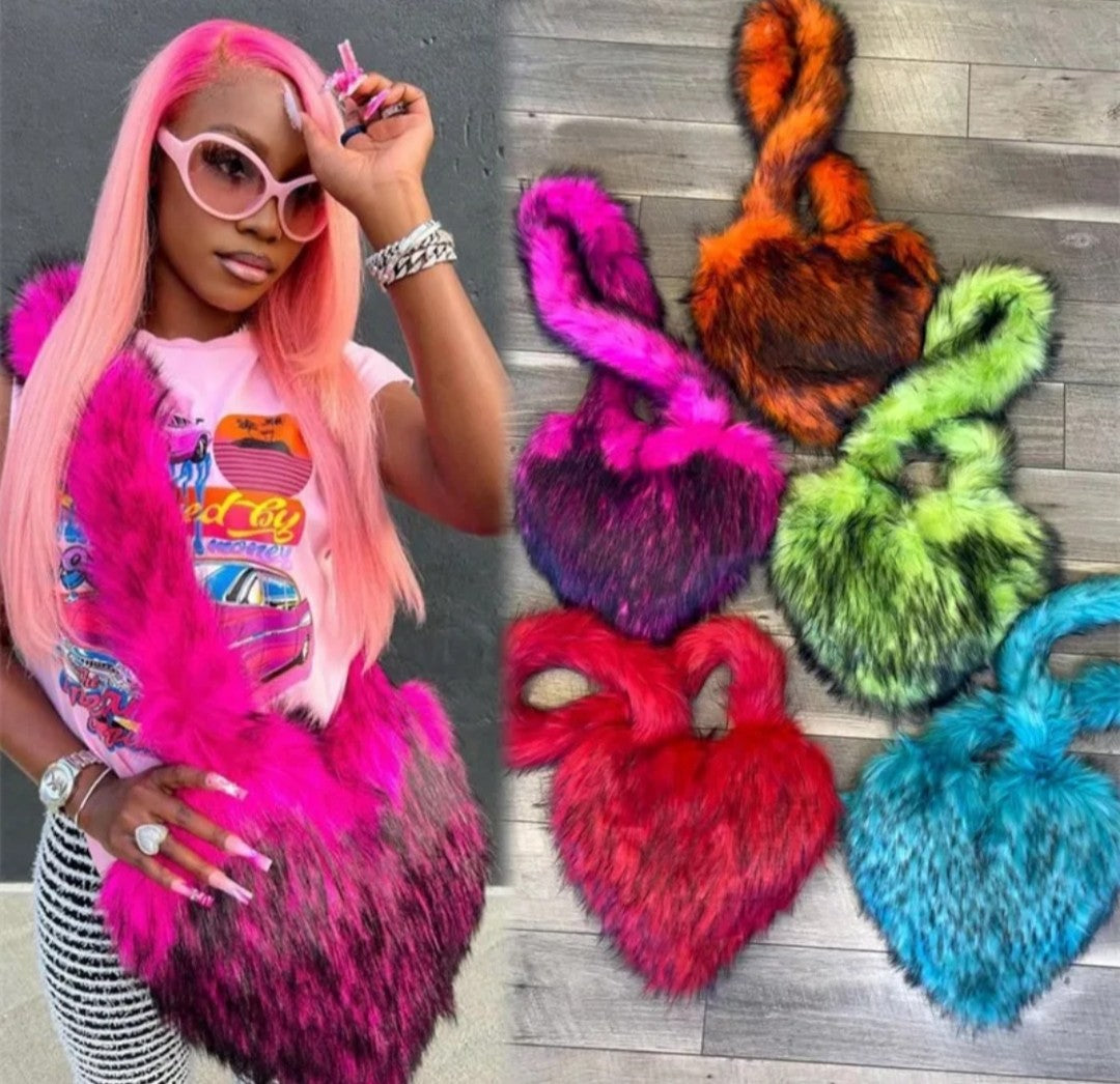 (Free Shipping)(Tariffs included in price) Woman's Faux Fur Heart Shaped Shoulder Crossbody Bag Winter Fur HandBags for women Female Clutch Purse Messenger Bag