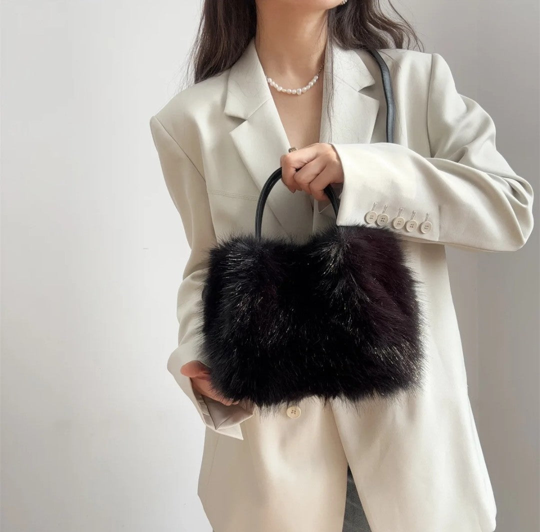 Large Capacity Bucket Bag Fashion Imitation Rabbit Fur Plush Bag Underarm Shoulder Tote Bags Winter Faux Fur Designer Handbag