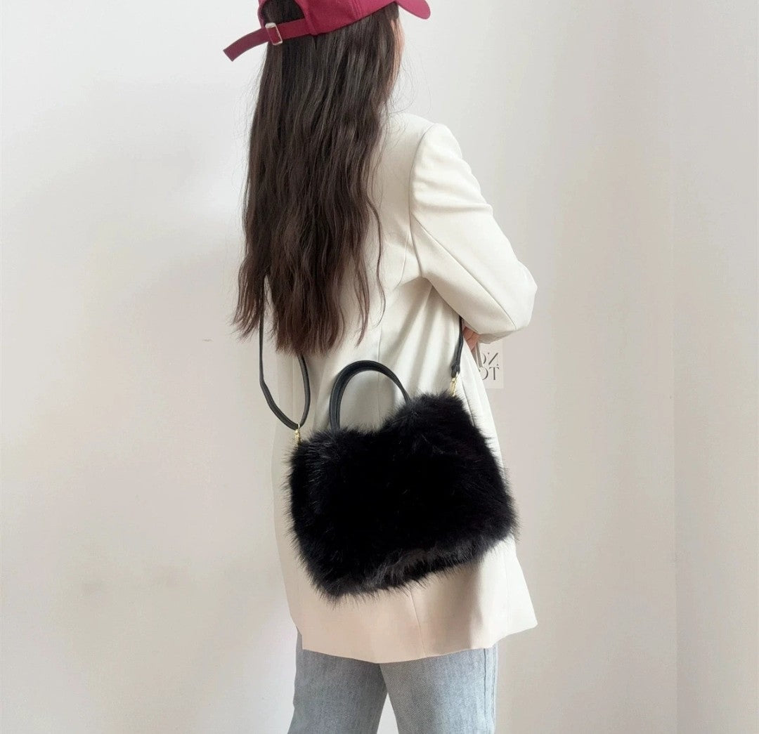 Large Capacity Bucket Bag Fashion Imitation Rabbit Fur Plush Bag Underarm Shoulder Tote Bags Winter Faux Fur Designer Handbag