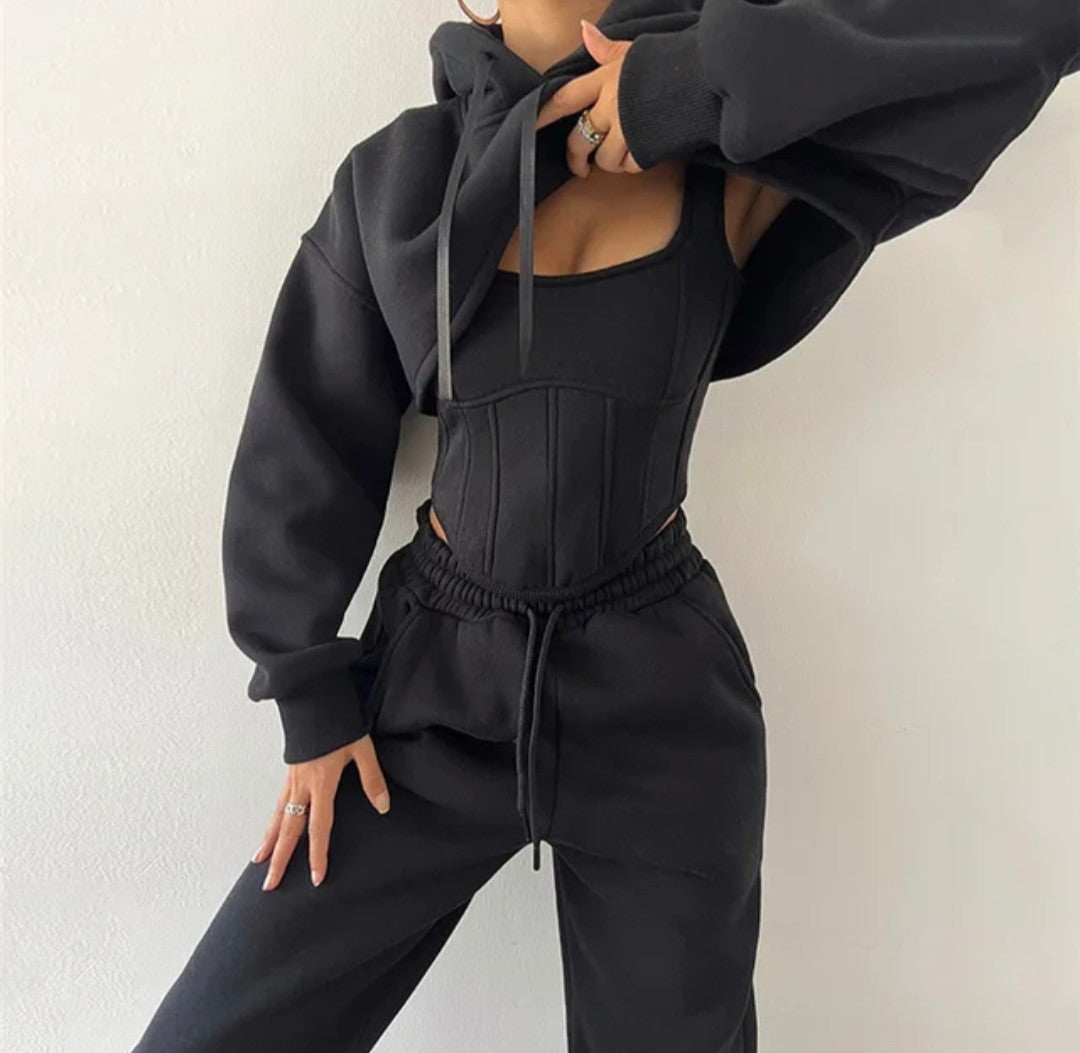 (Free Shipping)(Tariffs included in price) This three-piece women's set includes a short hoodie, small vest, and belted sweatpants, featuring anti-pilling, breathable, and quick-dry properties.