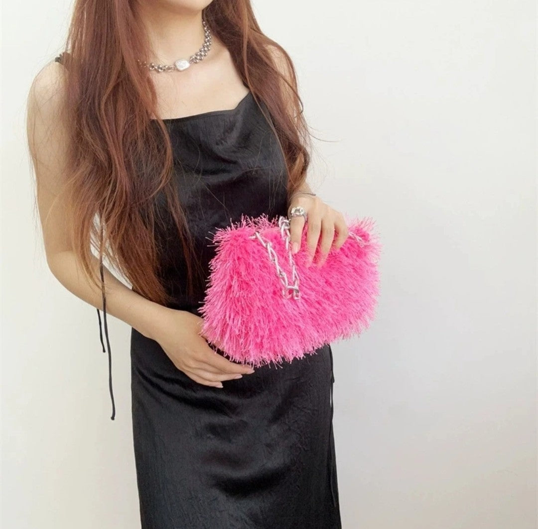 (Free Shipping) Plush Women's Hobos Underarm Bag Hot Girls Furry Clutch Shoulder Bag Luxury Faux Fur Female Fluffy Armpit Handbag