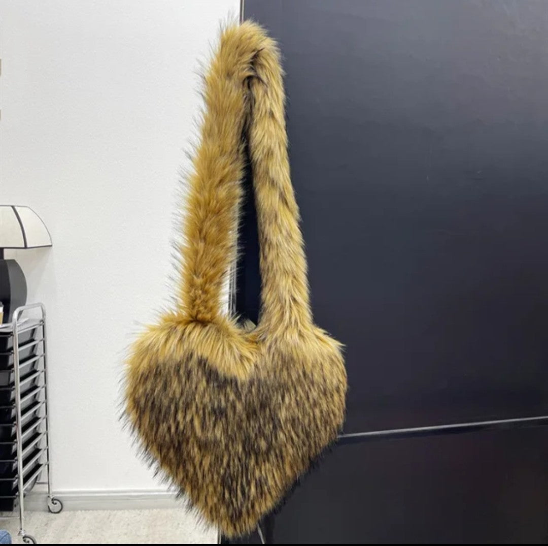 (Free Shipping)(Tariffs included in price) Woman's Faux Fur Heart Shaped Shoulder Crossbody Bag Winter Fur HandBags for women Female Clutch Purse Messenger Bag
