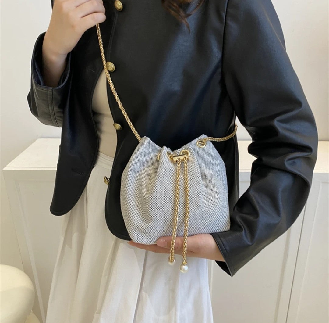 (Free Shipping)(Tariffs included in price) Women's Fashionable Woven Bucket Handbags for Women