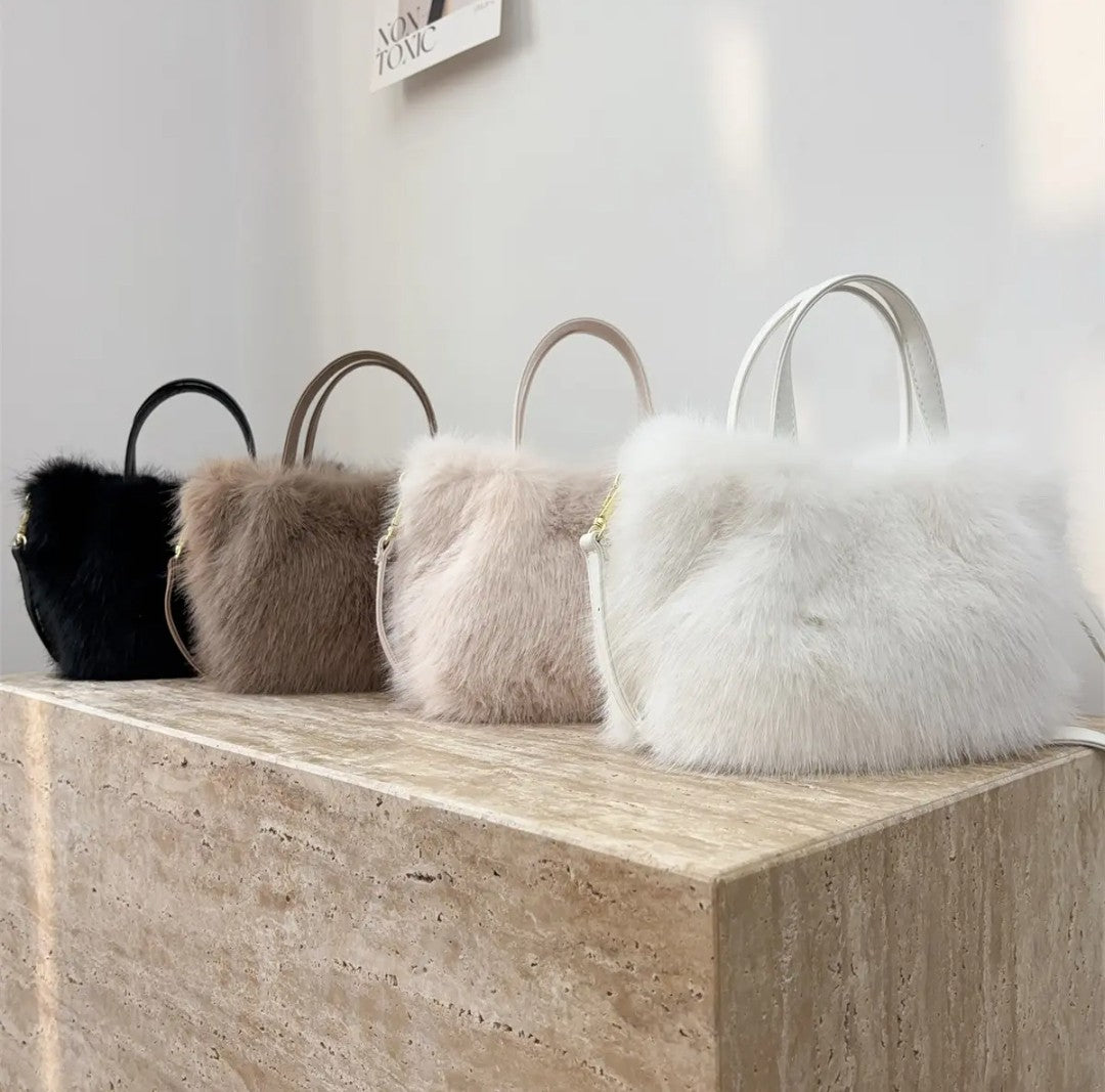 Large Capacity Bucket Bag Fashion Imitation Rabbit Fur Plush Bag Underarm Shoulder Tote Bags Winter Faux Fur Designer Handbag