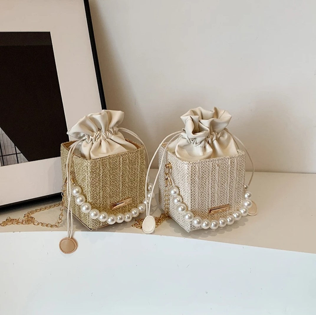 (Free Shipping)(Tariffs included in price) Rattan Pearl Small Handbag For Women High Fashion Soft Elegant