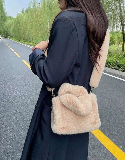 Load image into Gallery viewer, (Free Shipping) Women's Soft Plush Hand Bag Solid Color Tote Female Large Capacity Fur Underarm Bags Furry Fluffy Shoulder Crossbody Bag
