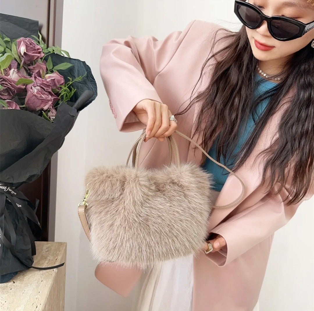 Large Capacity Bucket Bag Fashion Imitation Rabbit Fur Plush Bag Underarm Shoulder Tote Bags Winter Faux Fur Designer Handbag
