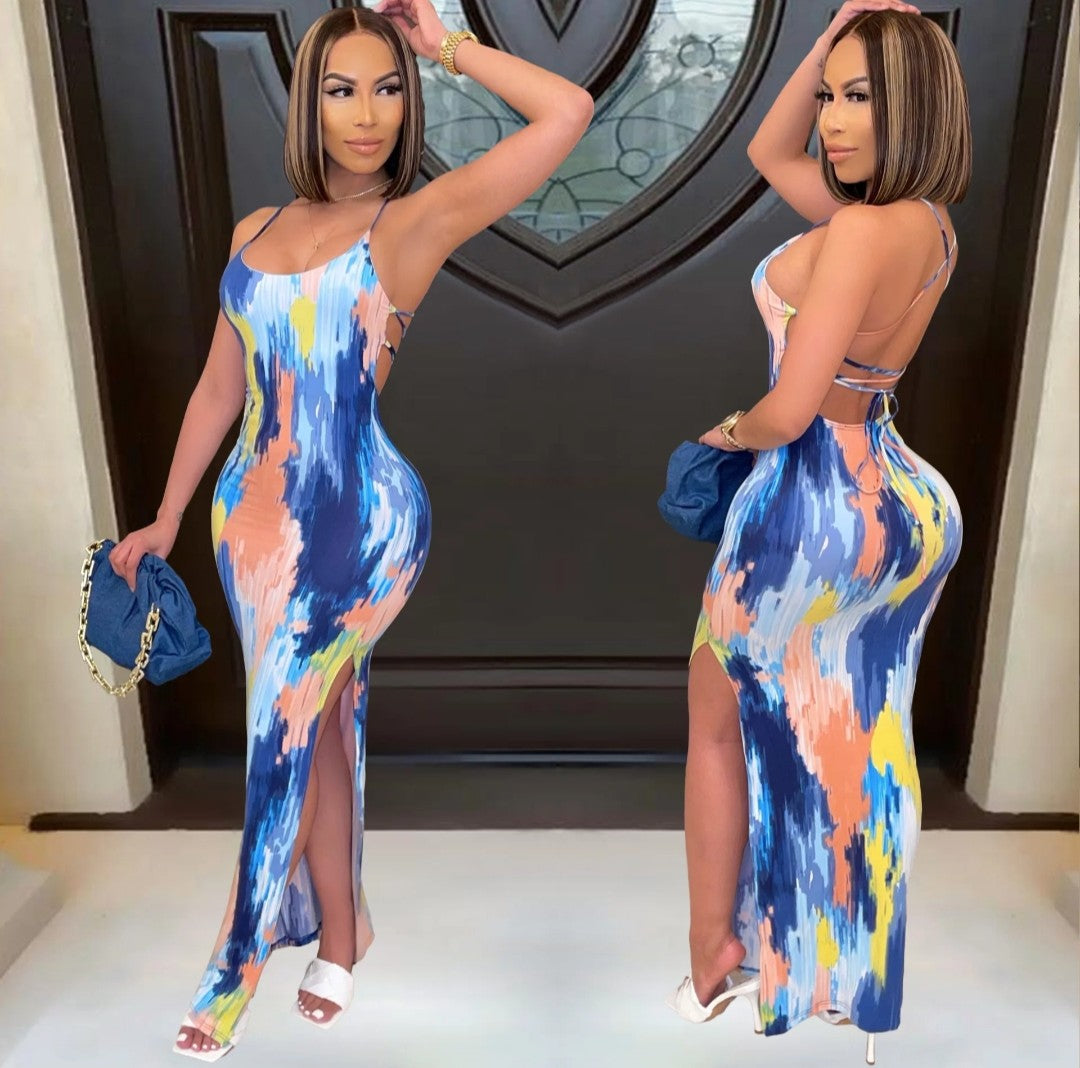 (Tariffs included in price) Summer dress features a color-blocking tie-dye print, crafted from eco-friendly and anti-wrinkle spandex material with a sleeveless silhouette and straight hem.