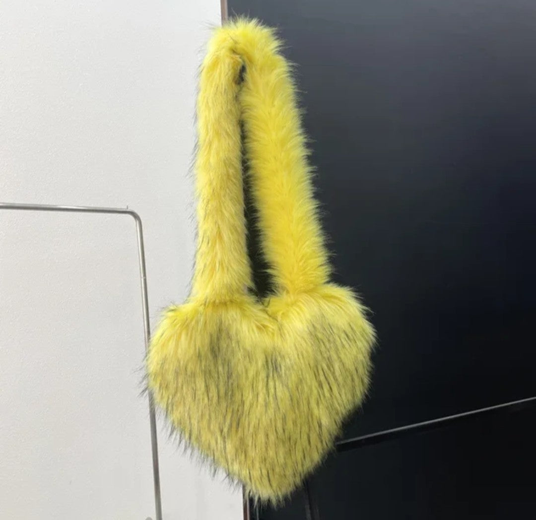 (Free Shipping)(Tariffs included in price) Woman's Faux Fur Heart Shaped Shoulder Crossbody Bag Winter Fur HandBags for women Female Clutch Purse Messenger Bag