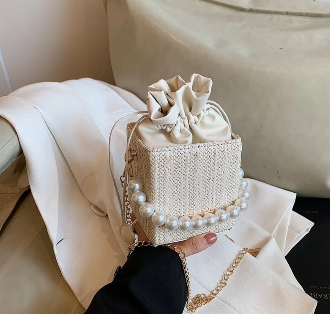(Free Shipping)(Tariffs included in price) Rattan Pearl Small Handbag For Women High Fashion Soft Elegant