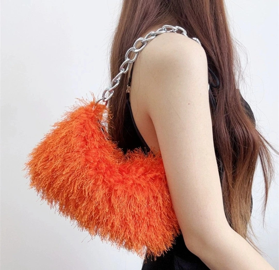(Free Shipping) Plush Women's Hobos Underarm Bag Hot Girls Furry Clutch Shoulder Bag Luxury Faux Fur Female Fluffy Armpit Handbag