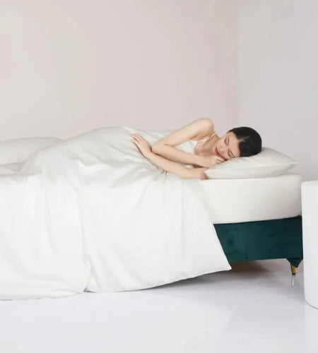 Cotton Four-piece Comforter Bed Hat In White