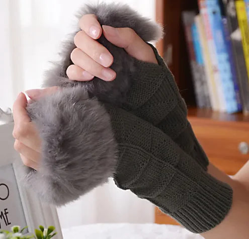 Load image into Gallery viewer, Women Plush Half Finger Gloves
