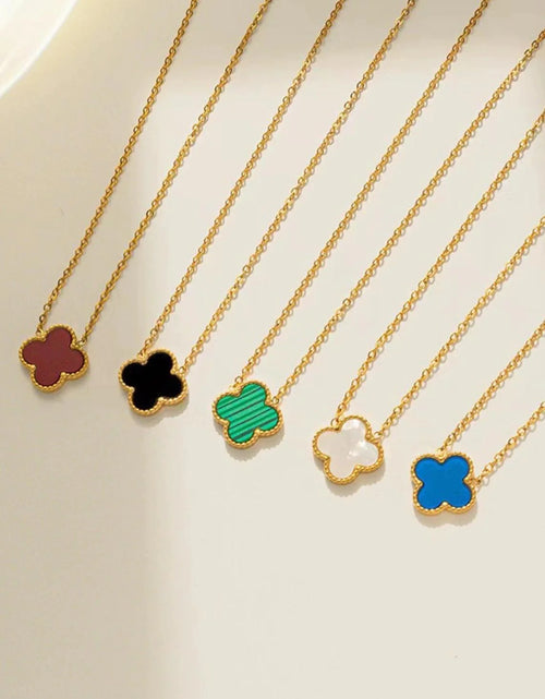 Load image into Gallery viewer, Clover Necklace
